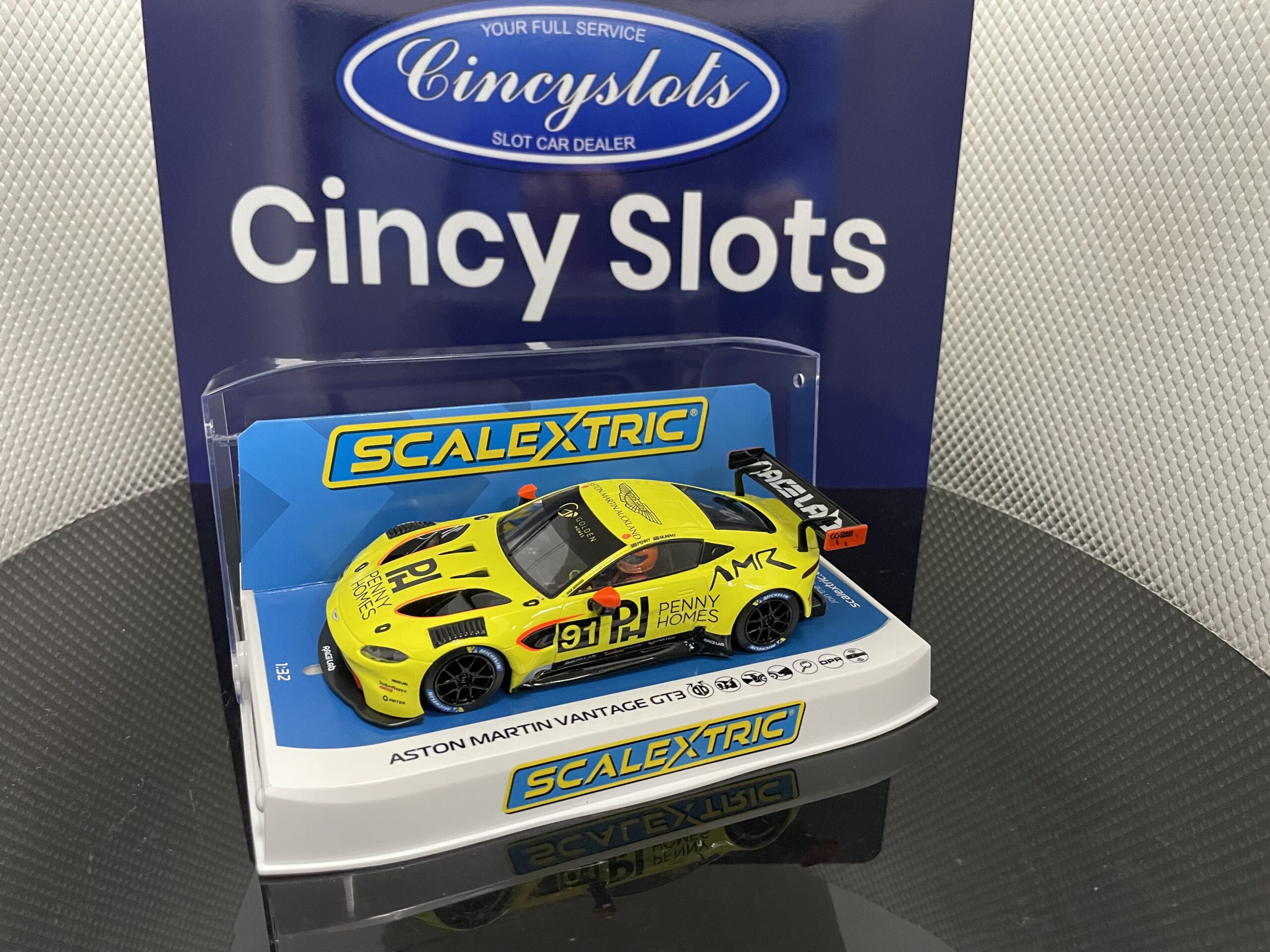 ミニカー Scalextric Aston Martin Vantage GT3 Scalextric C4446 Aston Martin GT3 Vantage 1/32 Slot Car.