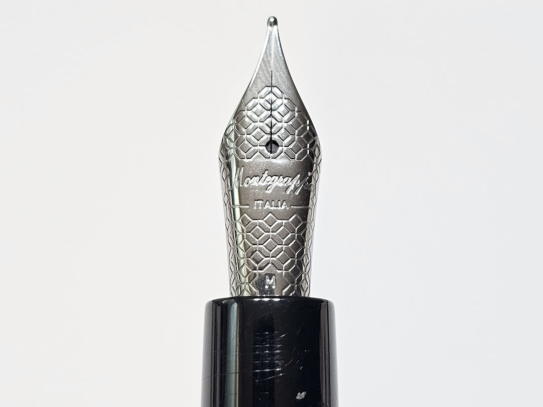 Montegrappa's standard nib design featuring an overlapping circles pattern with the Montegrappa logo in the center