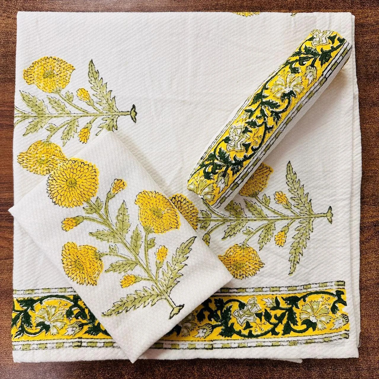 TOWEL SETS BLOCK  PRINTED ONE TOWEL AND TWO NAPKIN SETS