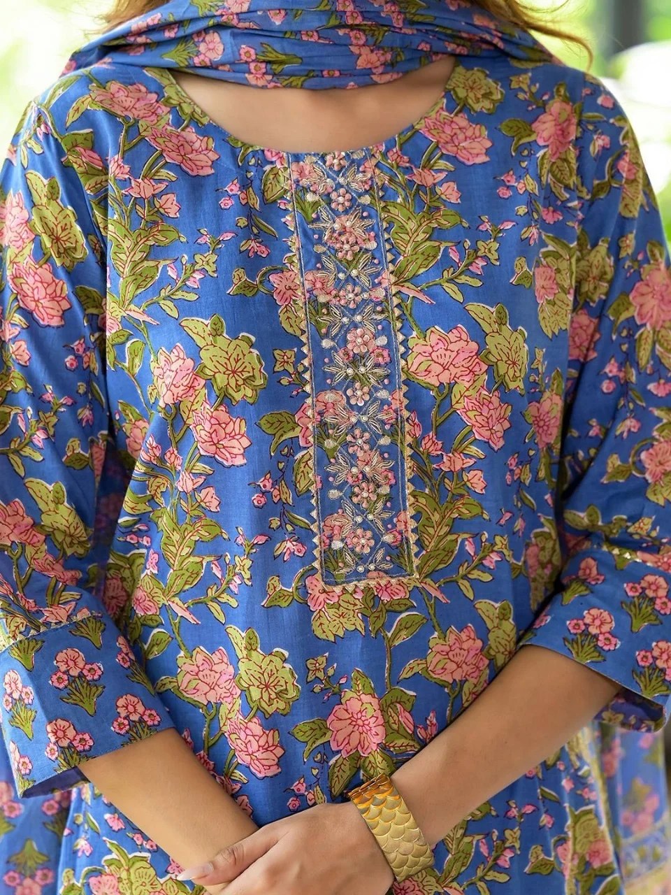 Blue & pink printed Kurta with Trousers & dupatta