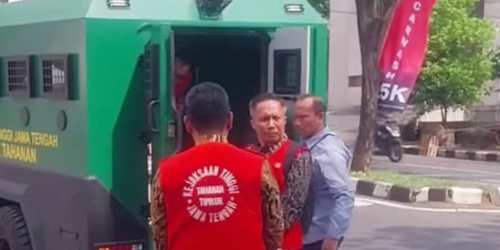 Ajukan Eksepsi, Mantan Pj Bupati Cilacap Awaluddin Muuri Bantah Dakwaan Korupsi Tanah Kodam IV Diponegoro