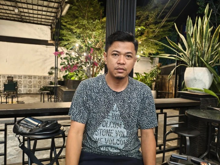 Direktur PT PSE Adi Sukardi saat menggelar jumpa pers di salah satu kafe di bilangan Jalan KS Tubun, Kecamatan Bontang Selatan.