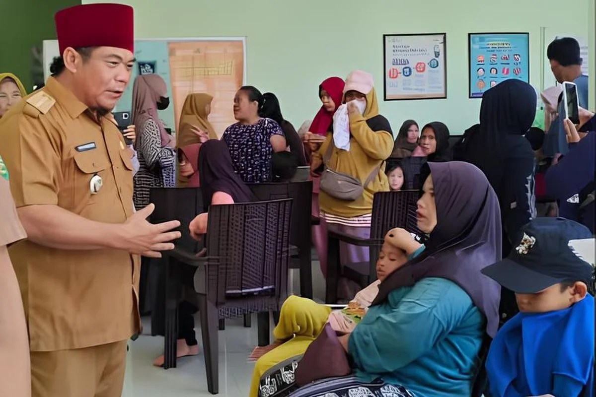 tinjauan dari camat sebulu pada pasien terduga keracunan MBG di puskemas sebulu. (istimewa)