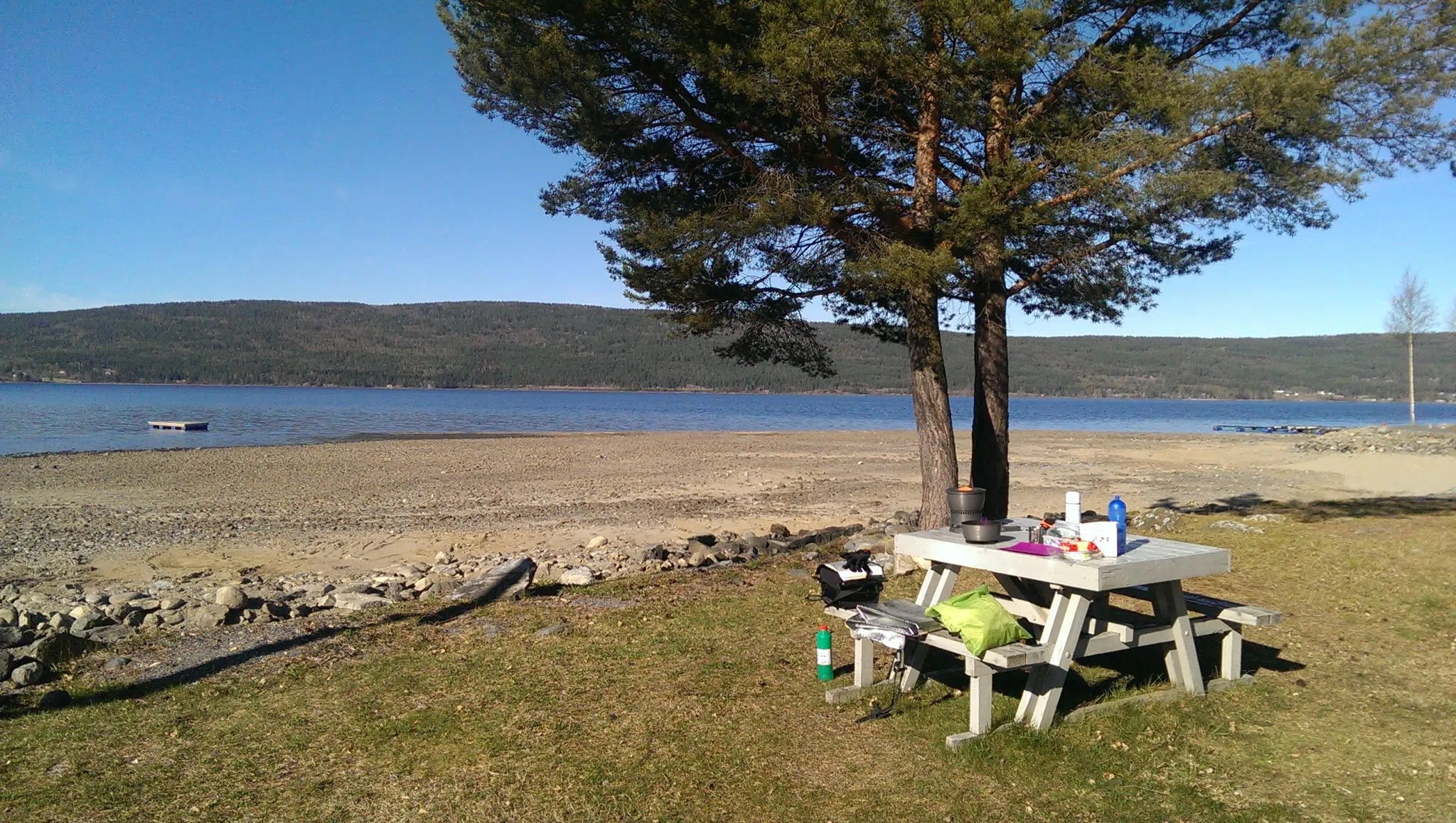 sonniger campingplatz