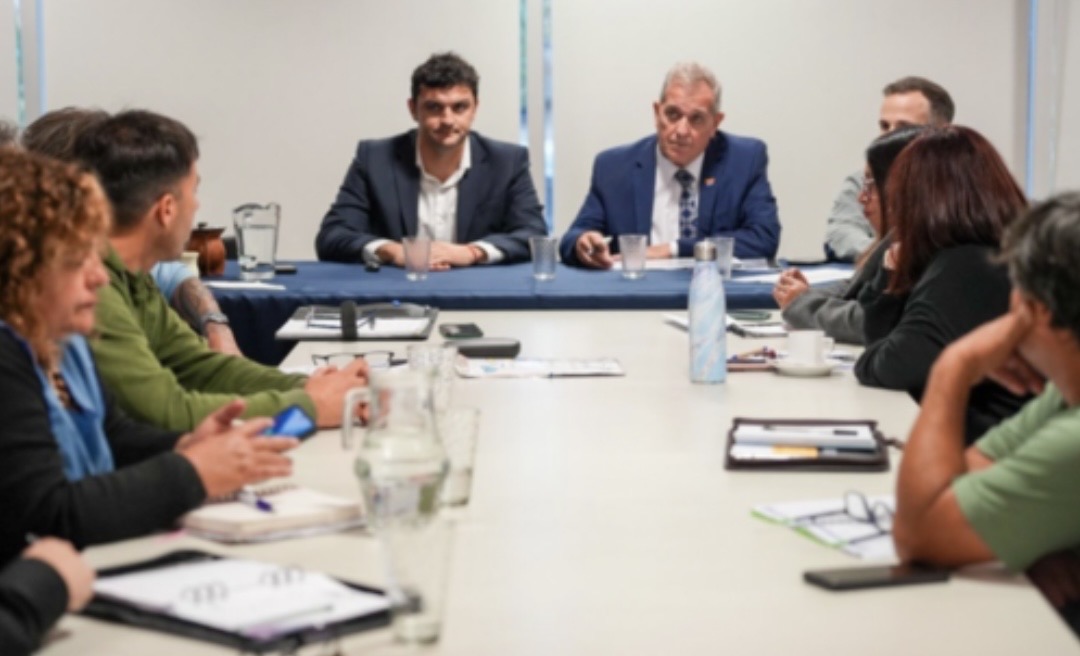 Provincia ofreció a los docentes una recomposición salarial por encima de la inflación más mejora al básico