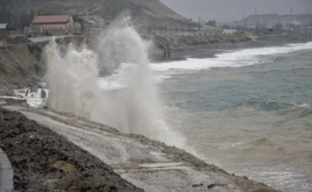 Alerta en la costa provincial: Advierten que el oleaje alcanzará alturas excepcionales de hasta 5 metros