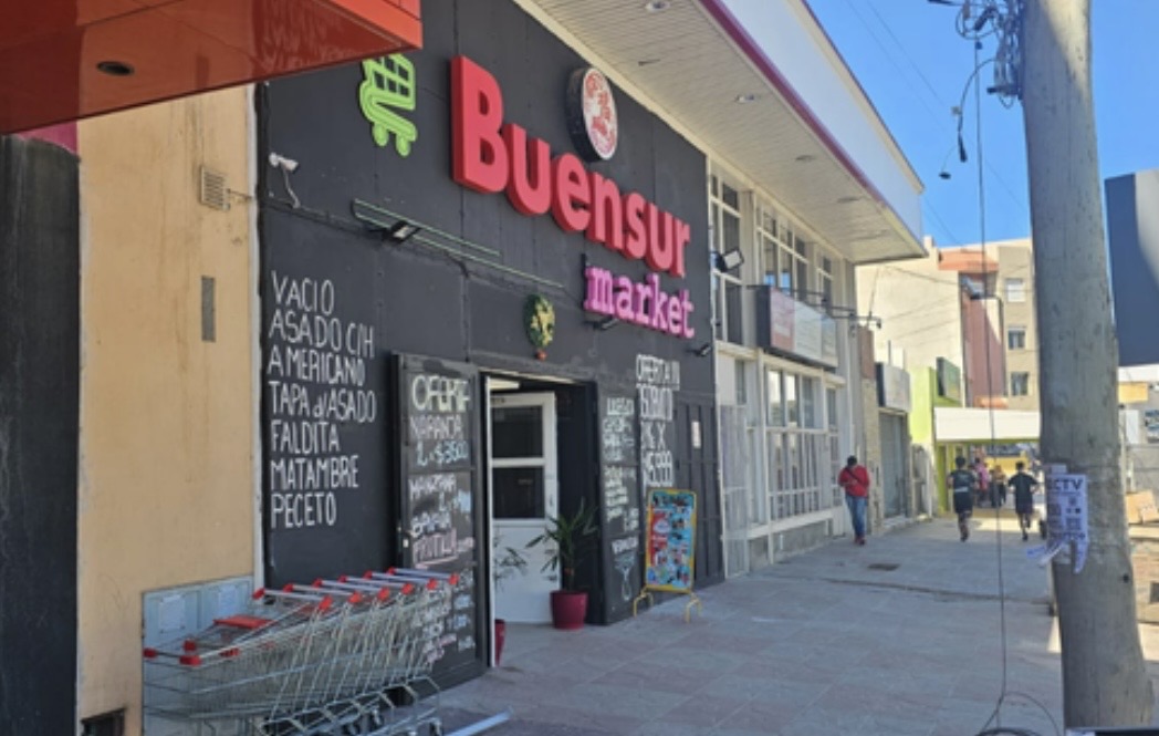 ¿Por qué la gente elige comprar en los supermercados chinos?: Mejores precios y mayor cercanía, entre los principales factores 
