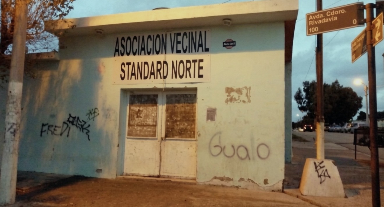 La Vecinal del barrio Standard norte está juntando alimentos no perecederos para armar cajas y donarlas a las familias que lo necesitan 