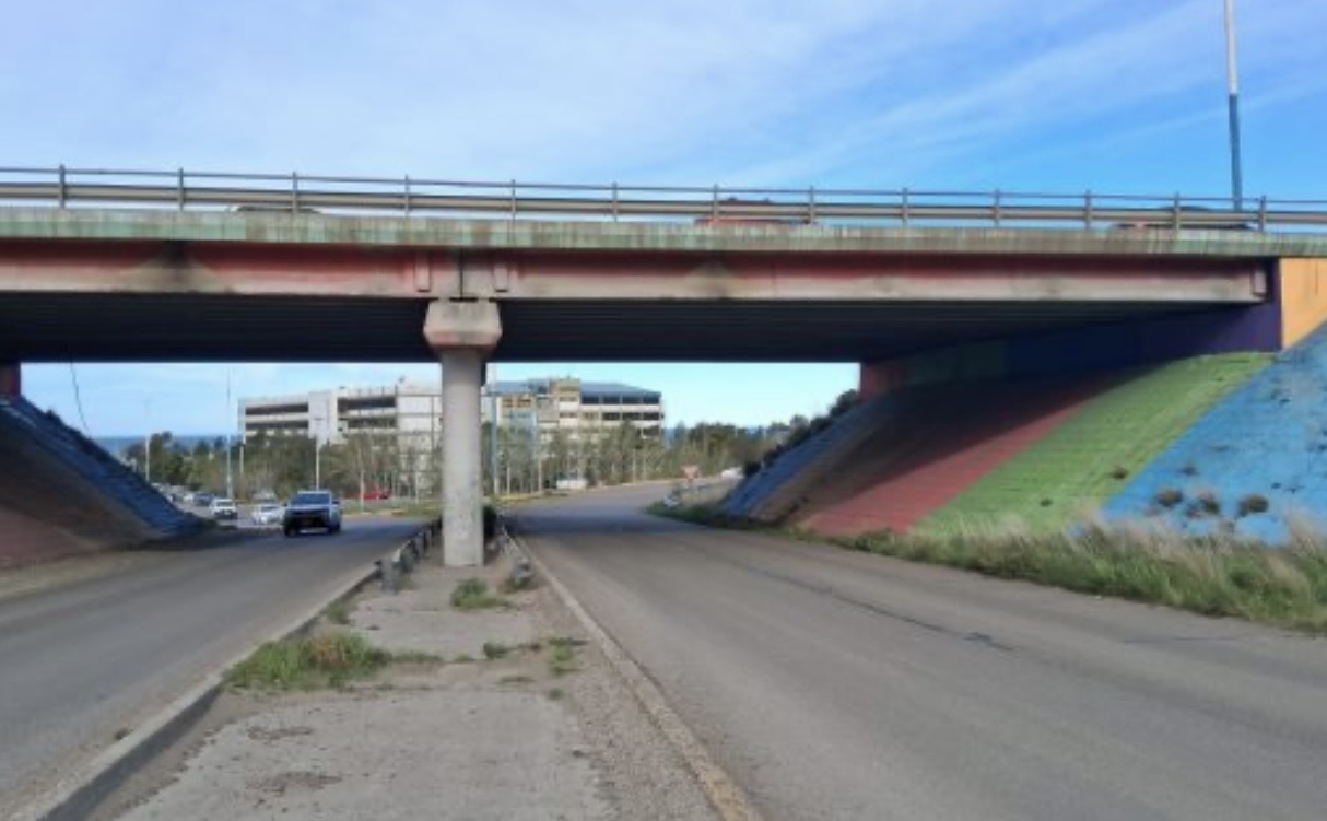 Vecinos de Km. 4 alertan sobre la posibilidad de derrumbe en el puente