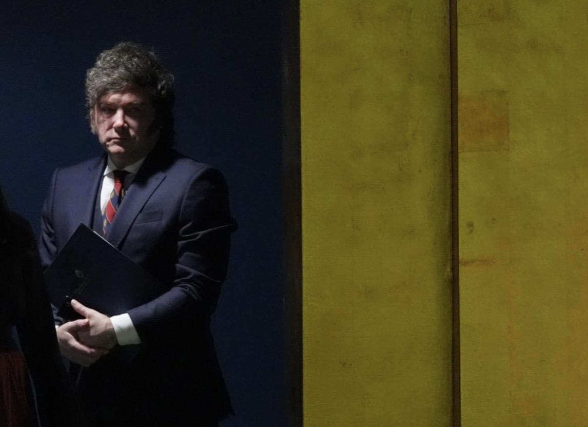 Volvió a caer la confianza en el gobierno: la era Milei registra su peor medición