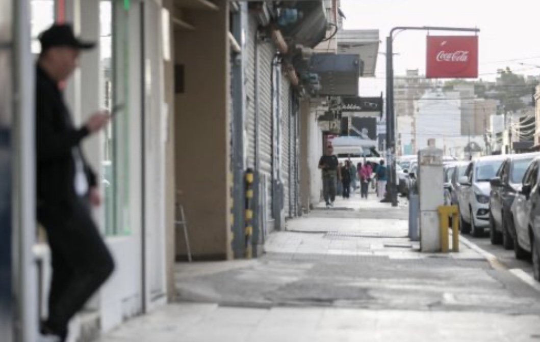 El consumo cayó un 0,8% interanual en enero y complica el repunte de la actividad económica