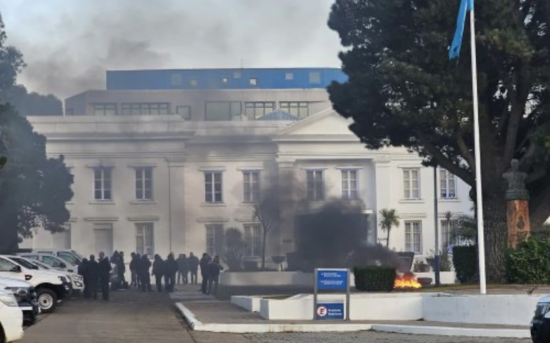 Petroleros advirtió que si no hay acuerdo, pedirán al Gobierno no oficializar la cesión de YPF a PeCom