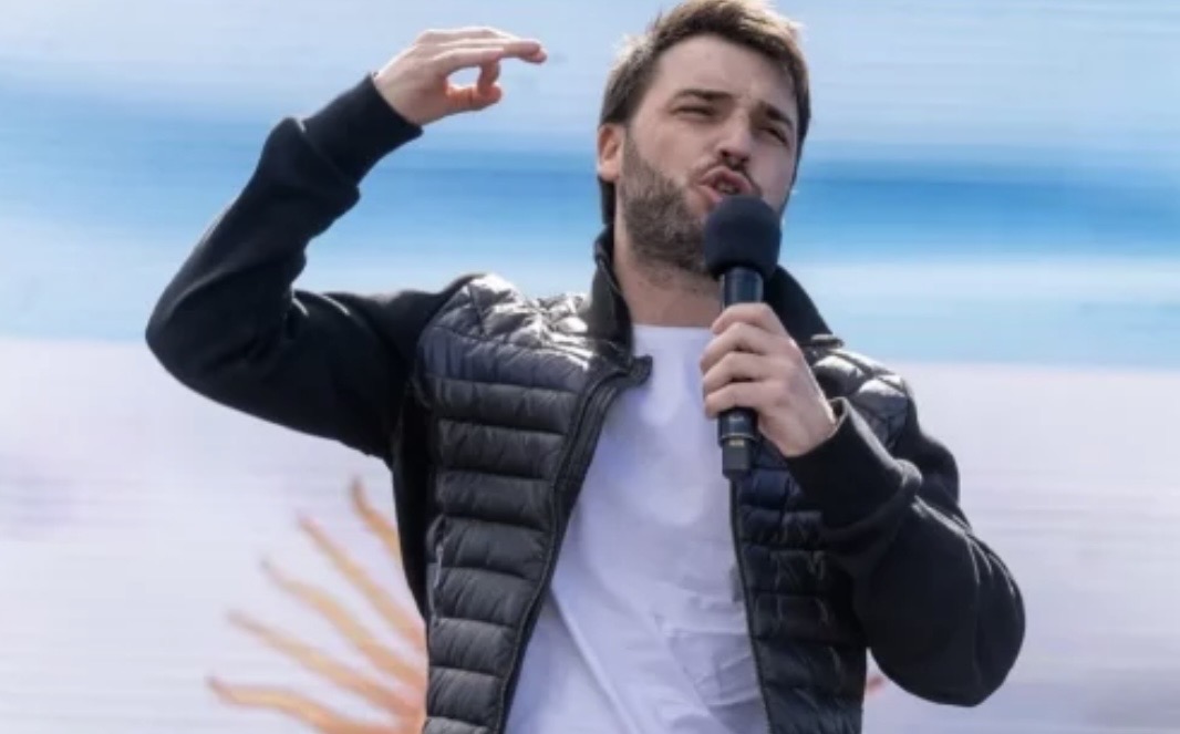 Torres presiona a PECOM por la falta de inversiones en Manantiales Behr con un barril arriba de USD 100