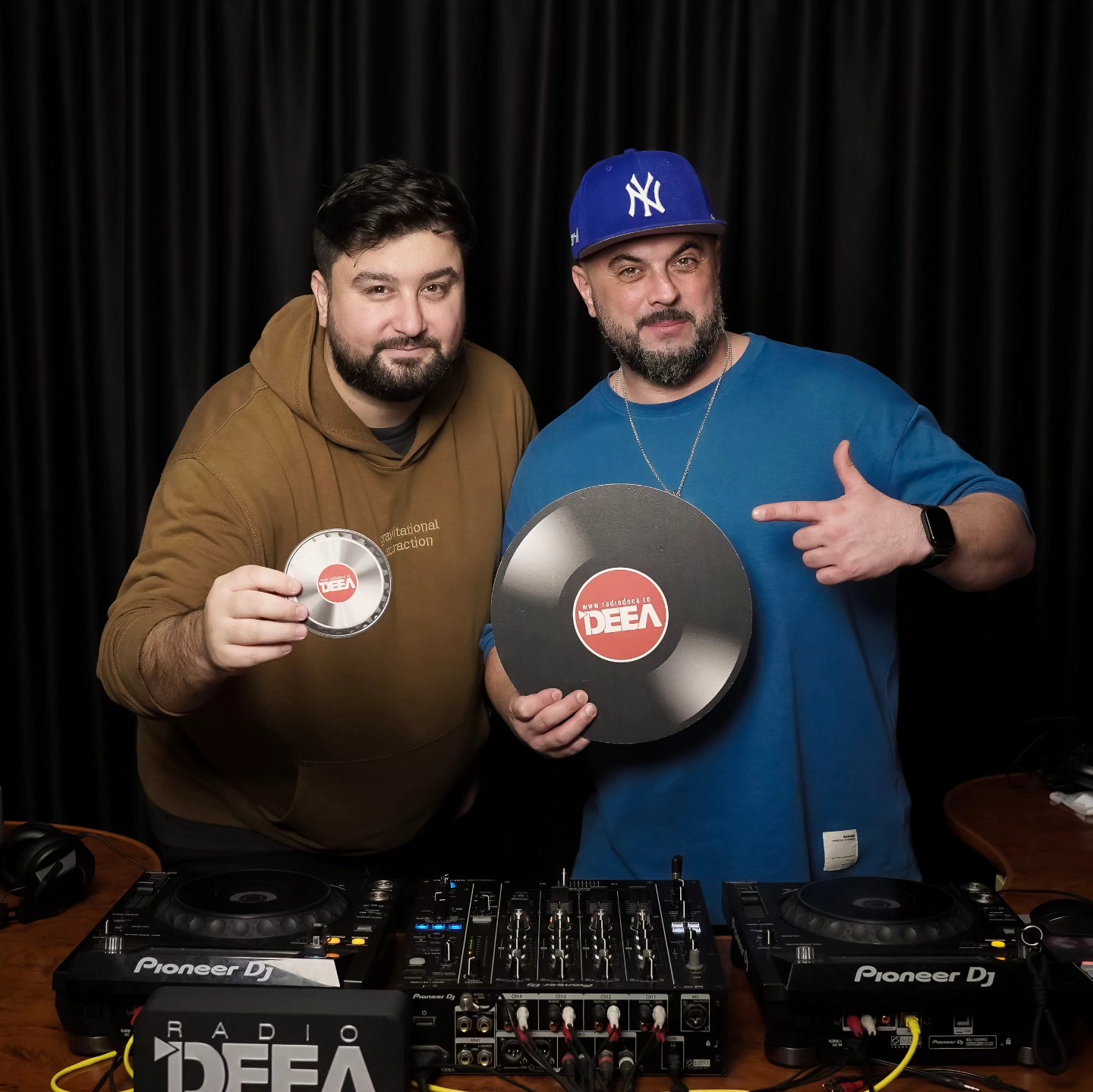 DJ MINO, în studioul RADIO DEEA