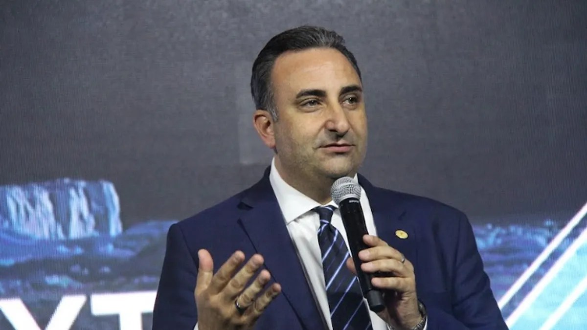 Fitur: Gustavo Hani, auguró un gran futuro al sector
