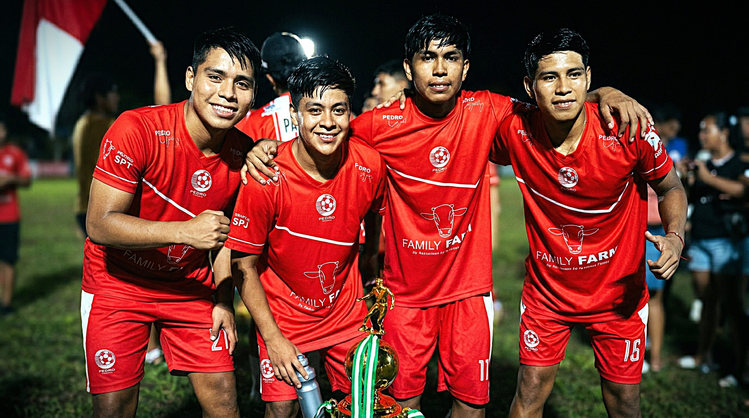 En este momento estás viendo ¡Histórico! Paradero F.C. clasifica al Nacional B con un «seleccionado chiquitano» bajo el mando táctico de Alexander Dorado