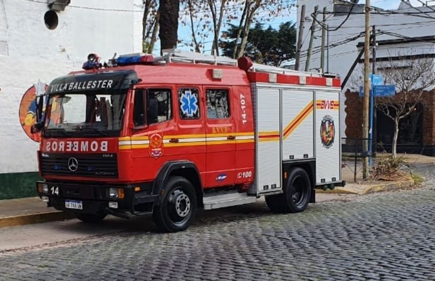 Bomberos Voluntarios de Maciá firmó el contrato de compra venta y adquirieron la nueva unidad
