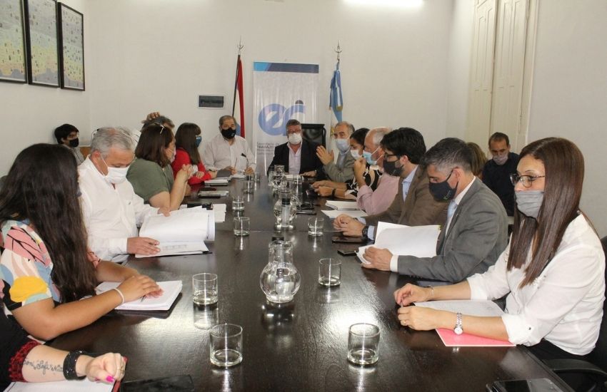 Se acordó en paritaria el instructivo para pase a planta y estabilidad laboral