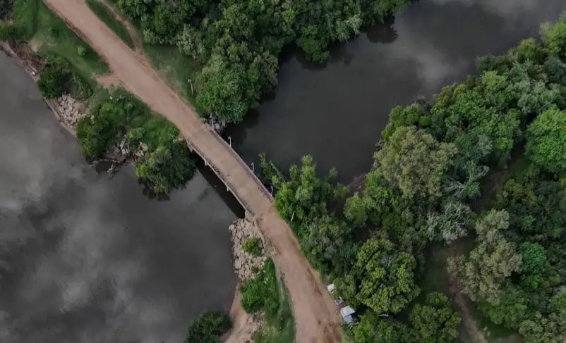 Hallaron a un turista fallecido acampando en una zona no permitida de Colón