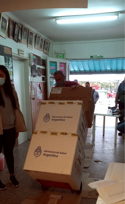 Llegaron 1600 dosis de *Astrazeneca*