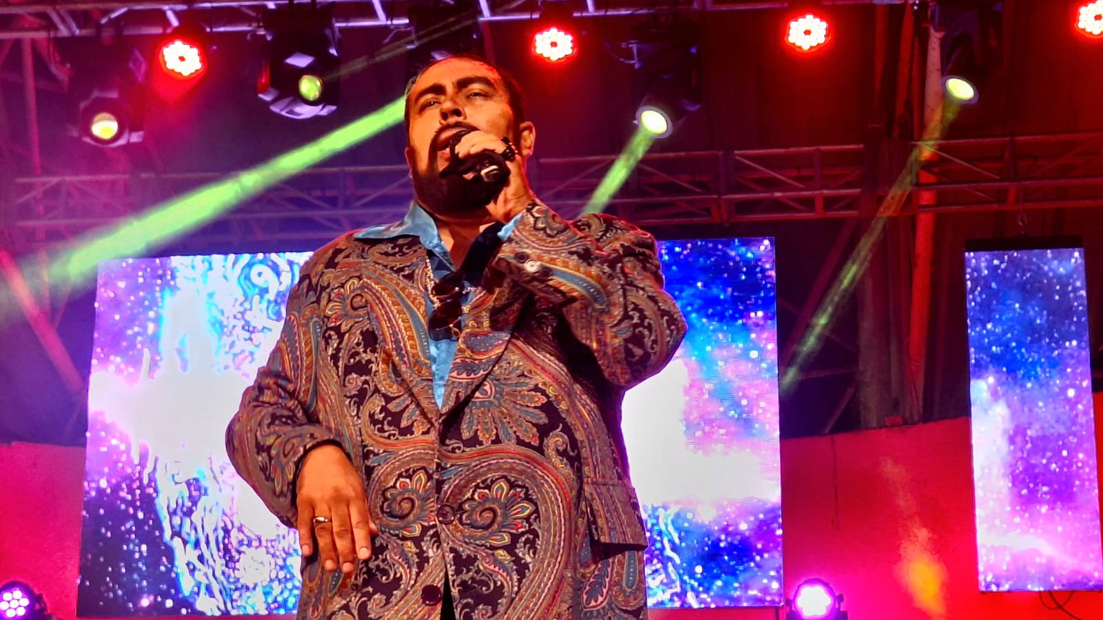 Clásicos del jazz, soul y pop llenaron de nostalgia el Carnaval Elquino en la “Noche Anglo”