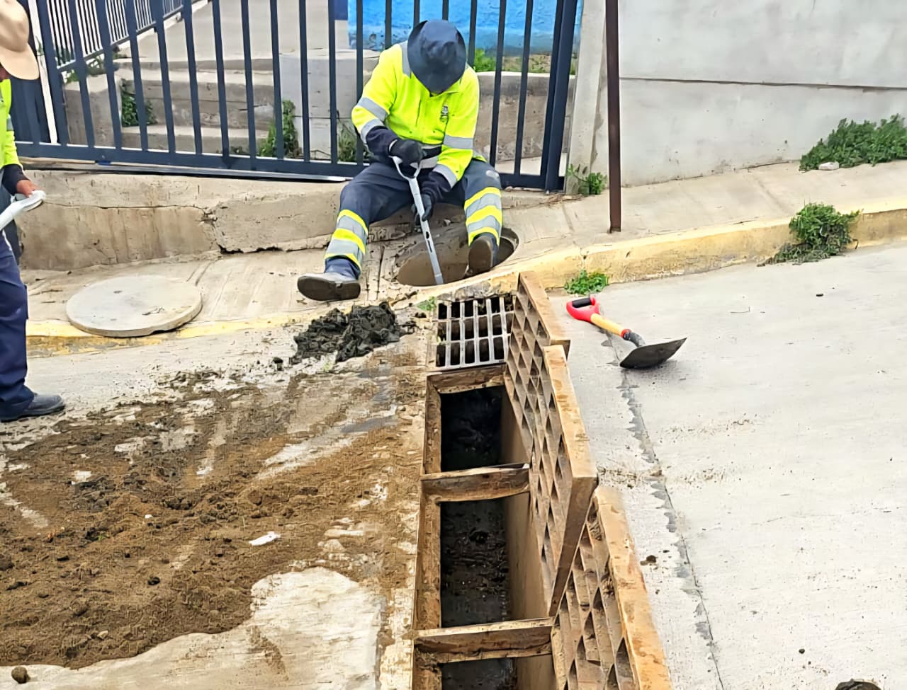 Municipio de Coquimbo refuerza medidas preventivas por lluvias y habilita teléfonos de emergencia en delegaciones