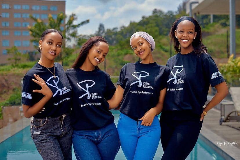Ibidasanzwe wamenya ku gitaramo cy’itsinda ririmo abakobwa bahuriye ku bwiza