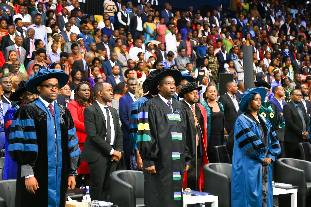 Minisitiri w’Intebe yagejeje inkuru nziza ku basoje kaminuza mu myuga