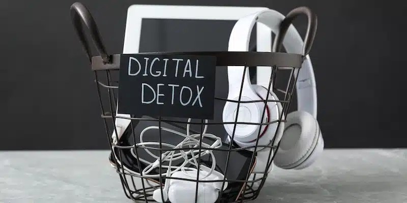 Digital detox for the Social-Media Generation: Reclaiming your time & sanity