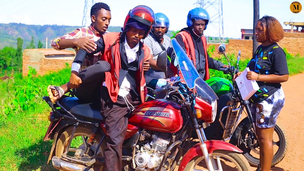 Umukinnyi wa Filimi uzwi mu Rwanda ari guteza ibye birimo moto ngo akemura ikibazo afite