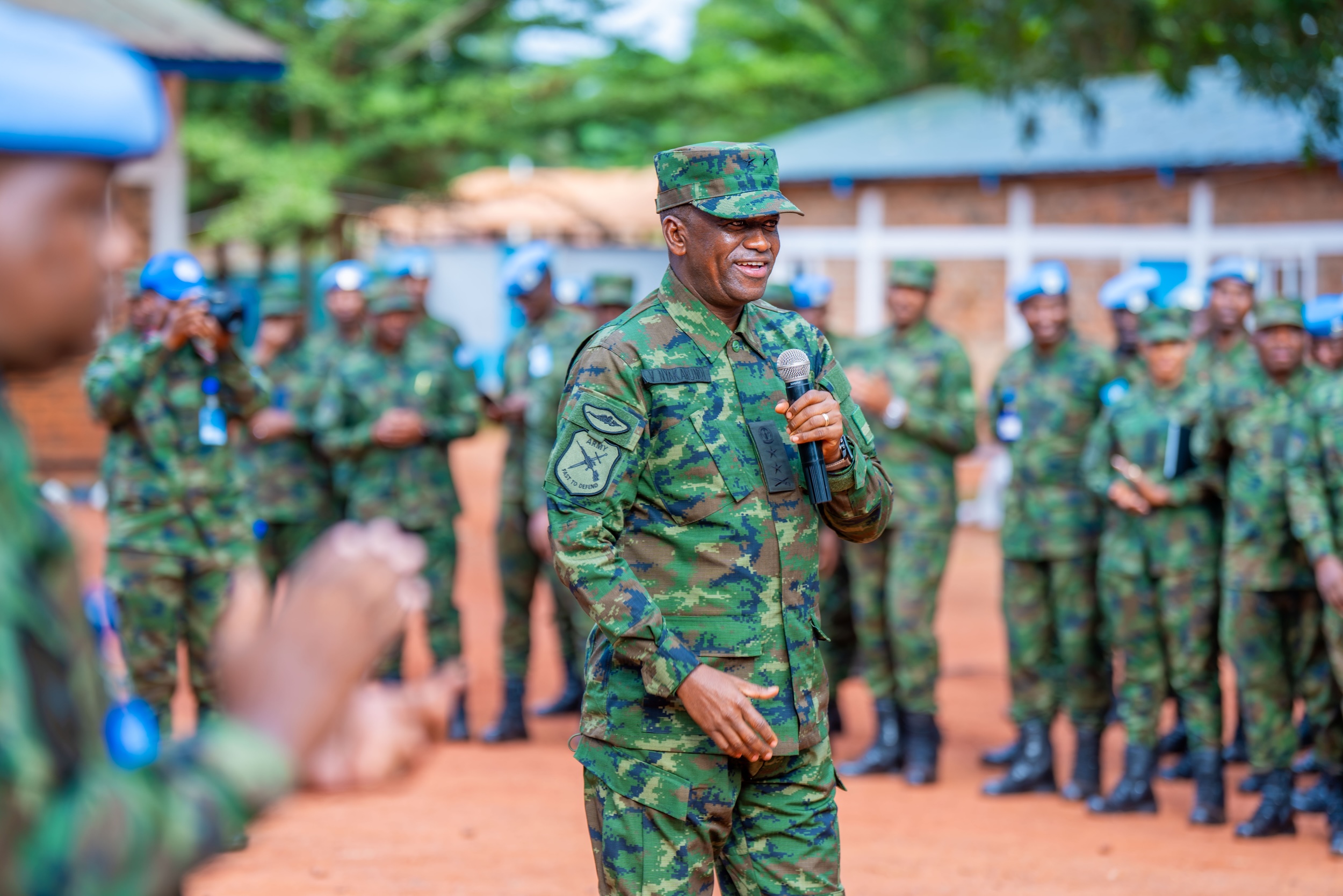 Maj.Gen.Nyakarundi yagejeje ubutumwa bwa Perezida Kagame ku basirikare b’u Rwanda bari muri Centrafrique