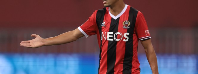 Futebolista argelino suspenso por sete jogos por apoiar a Palestina