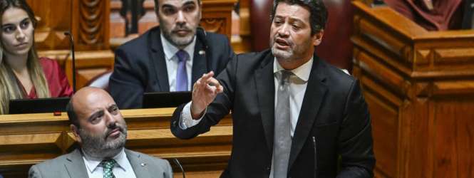 Chega acusa Santos Silva de tentar condicionar Justiça e defende demissão