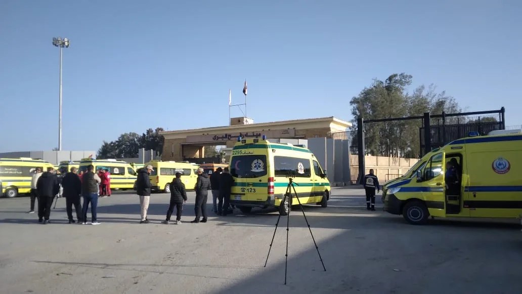 استمرار دخول المساعدات الإنسانية واستقبال المصابين الفلسطينيين عبر معبر رفح 