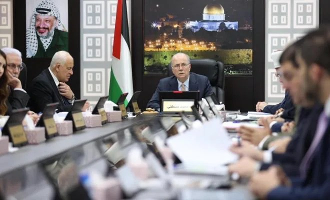 الحكومة تتخذ قرارات وتؤكد جاهزيتها للتنسيق والتعاون مع الممثل السامي لغزة