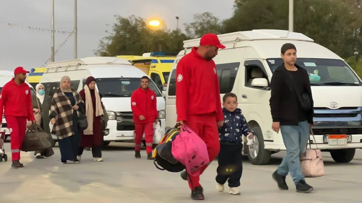 معبر رفح يستقبل دفعة جديدة من العائدين لقطاع غزة