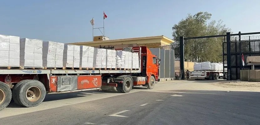 بالتزامن مع فتح معبر رفح فى الاتجاهين.. تحرك دفعة جديدة من شاحنات المساعدات إلى قطاع غزة 
