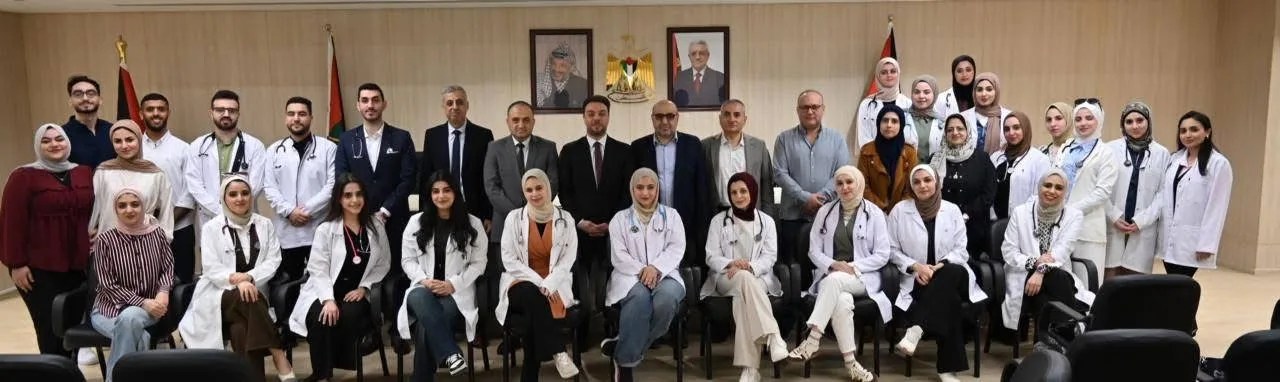 سفارة فلسطين بالقاهرة تنظم الامتحانات الشفوية لطلبة طب جامعة الأزهر في غزة