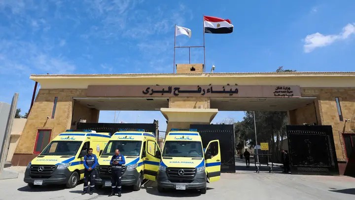 تعليق إجلاء المرضى عبر معبر رفح غدًا لهذا السبب المفاجئ