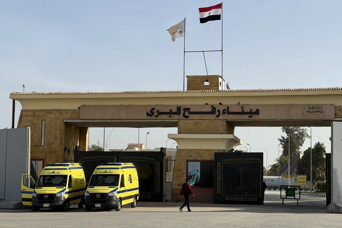 سفارة فلسطين بالقاهرة توضح آلية العودة إلى قطاع غزة وتحذر من استغلال المواطنين