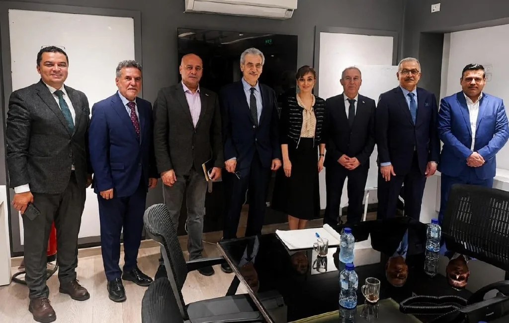 تحركات مشتركة بين غزة ورومانيا لتوسيع جهود الإغاثة والإعمار