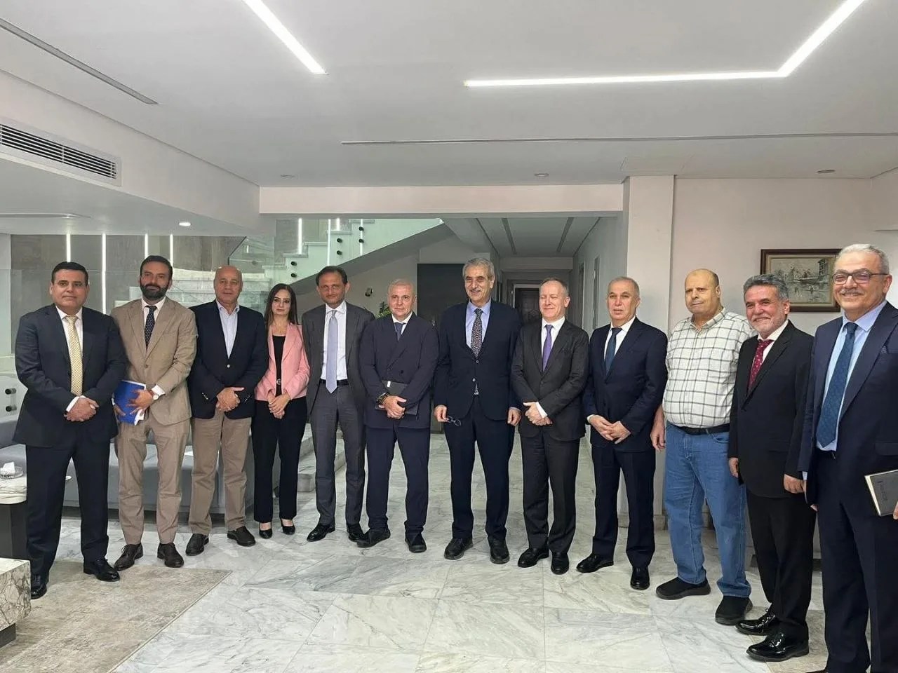 وفد إيطالي رفيع يبحث مع اللجنة الوطنية لإدارة غزة دعم الإغاثة وإعادة الإعمار