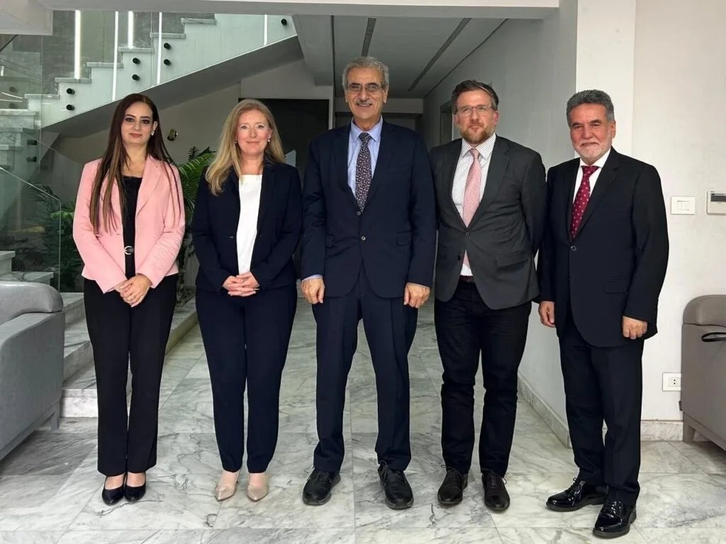 شعث يناقش مع وفد بريطاني آليات دعم الاستجابة الإنسانية في غزة