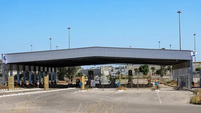 نقل نقطة تفتيش العائدين إلى غزة من رفح إلى كرم أبو سالم وفق إجراءات جديدة