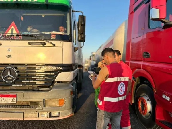 تحرك الدفعة الـ228 من شاحنات المساعدات إلى قطاع غزة