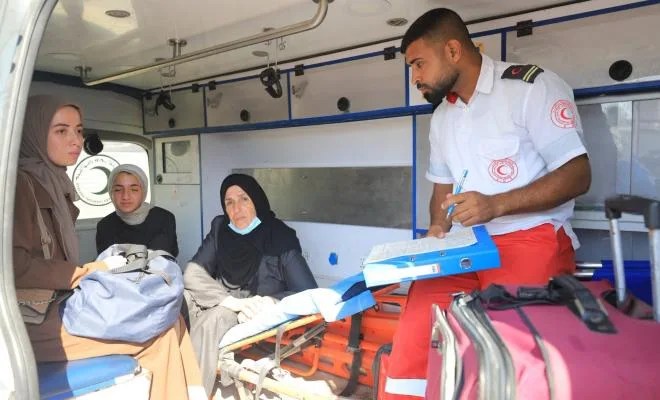 إجلاء 105 مرضى ومرافقين من قطاع غزة اليوم عبر معبر رفح