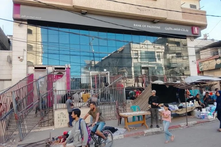 عبده يطالب بنك فلسطين بإجراءات عاجلة لحماية حقوق عملائه في غزة