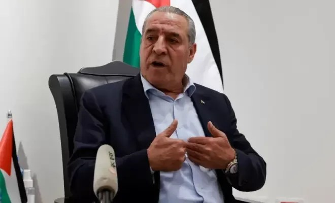 وفد من “فتح” برئاسة حسين الشيخ يتوجه إلى القاهرة لبحث ترتيبات الانتخابات
