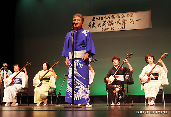 7団体が民謡と民舞を披露：地唄と踊りに拍手喝采 - Rafu Shimpo