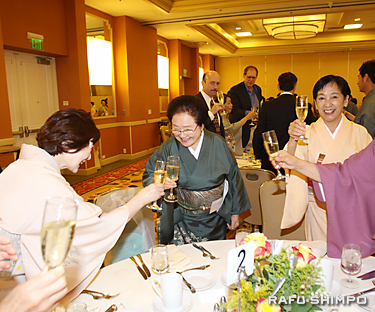 裏千家淡交会ｏｃ郡協会が２５周年記念 Rafu Shimpo